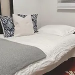 アパート Fogar Florida - Petfriendly - Terraza - Free Parking - 1br ヴィーゴ